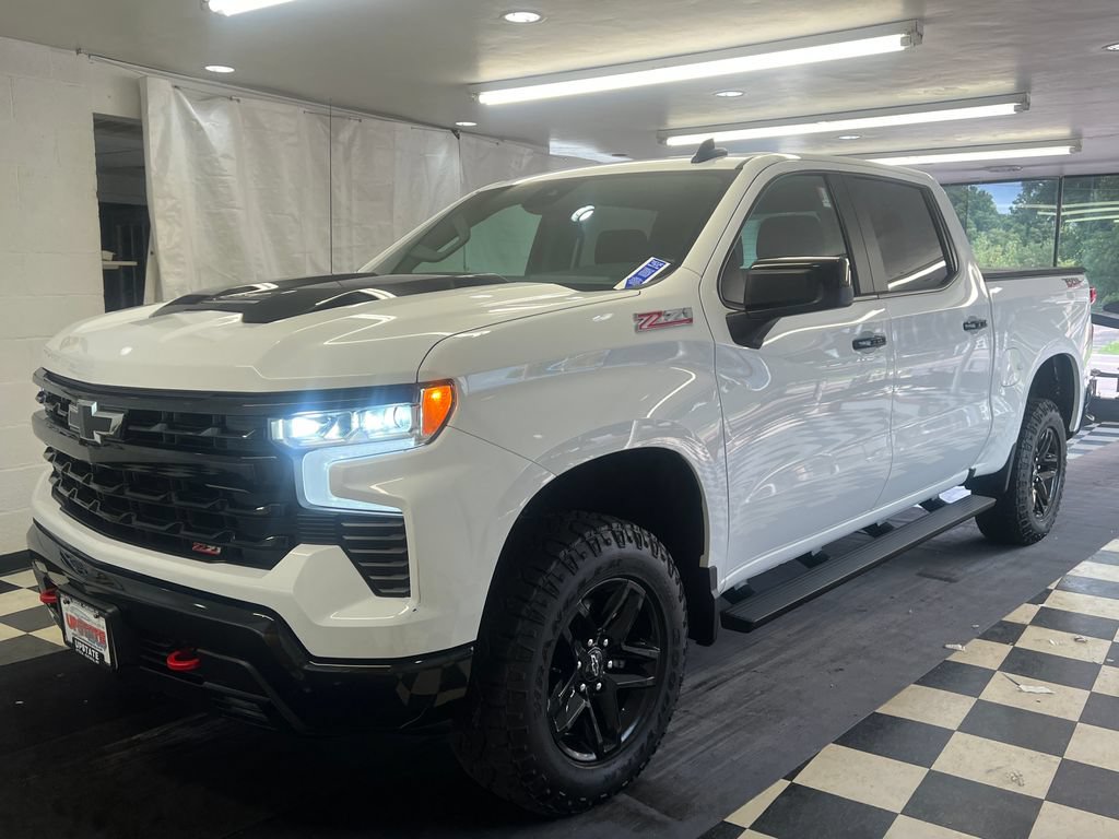 Used 2023 Chevrolet Silverado 1500 LT Trail Boss AWD/4WD image 4