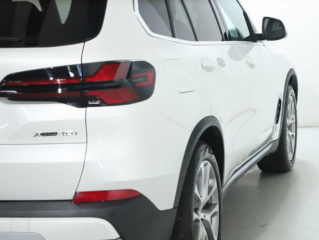 Used 2025 BMW X5 xDrive40i AWD/4WD image 48