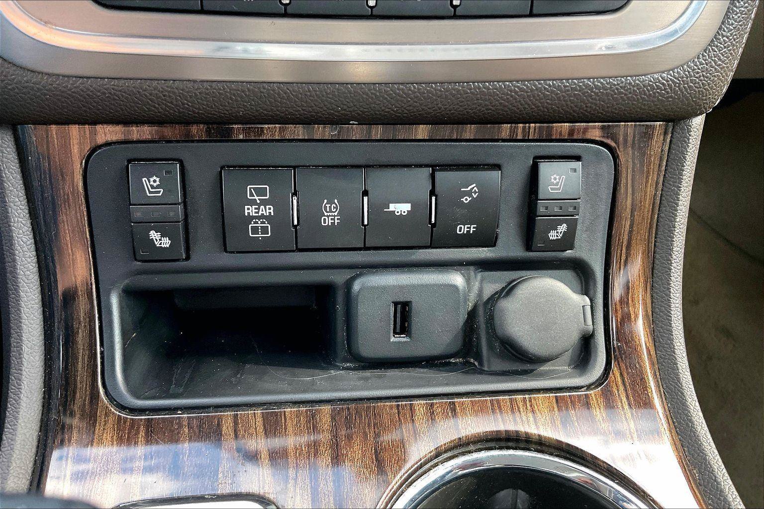 Used 2016 GMC Acadia Denali FWD image 34
