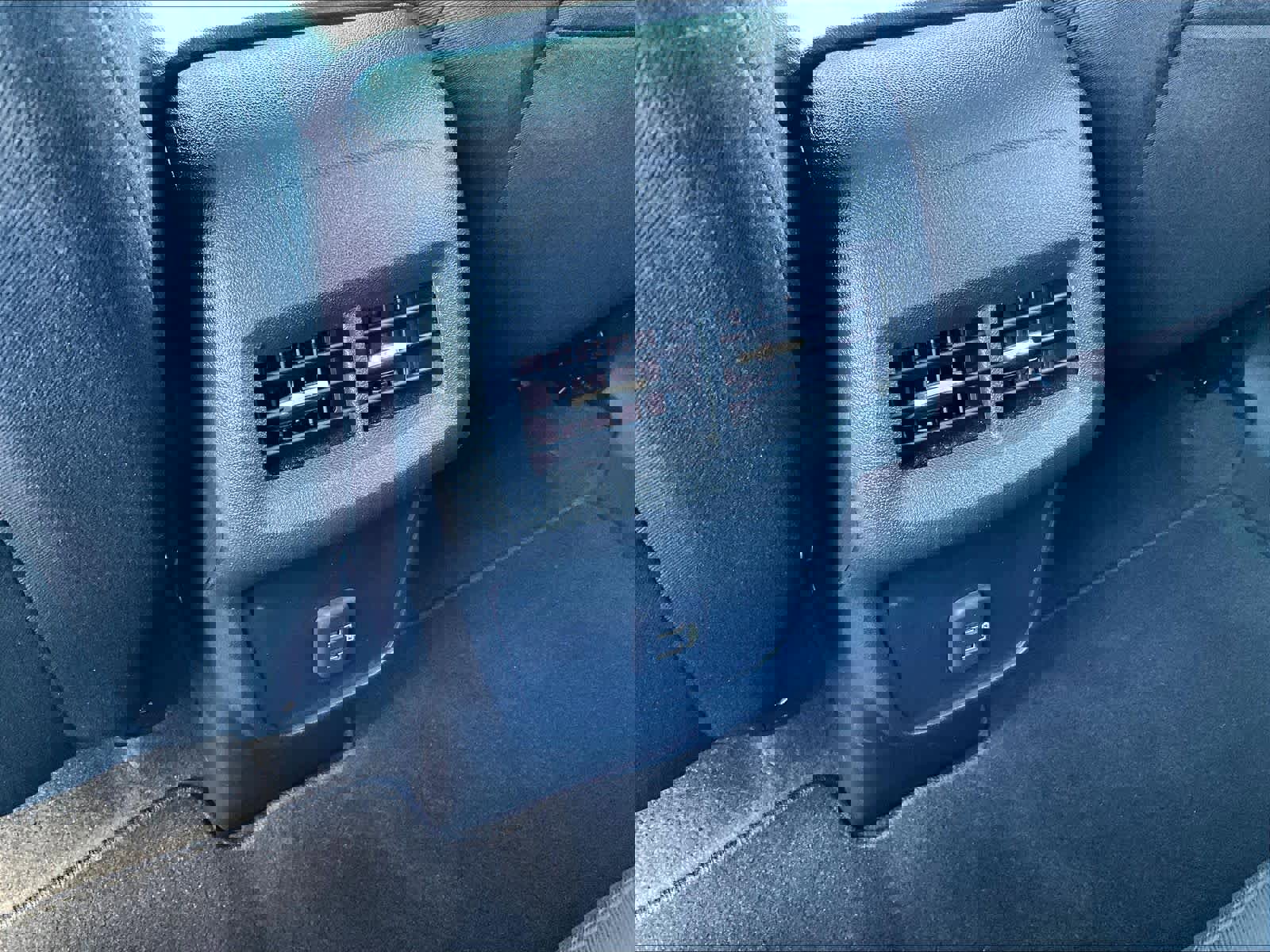 Used 2022 Chevrolet Equinox LT image 28