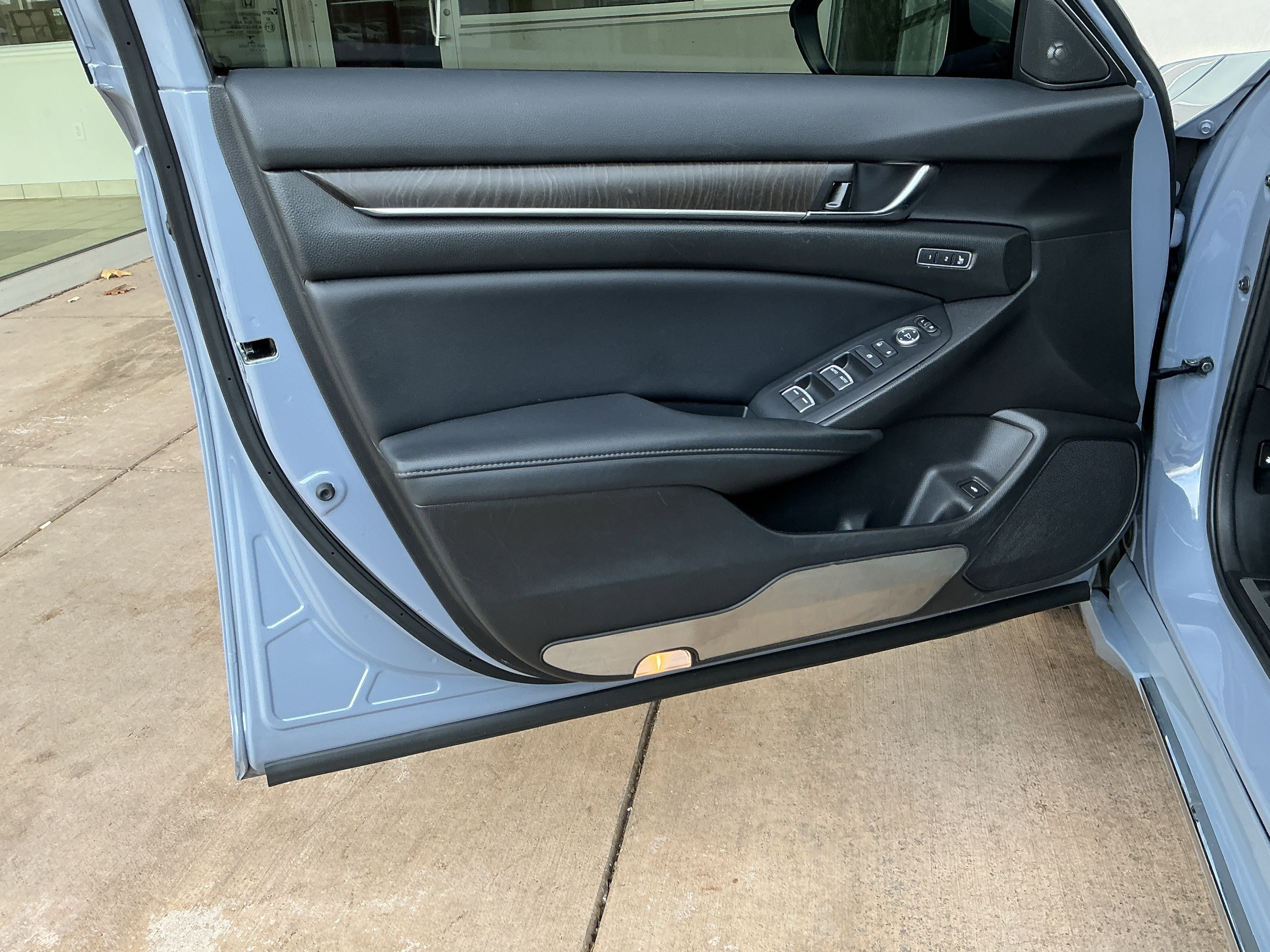 Used 2022 Honda Accord Touring image 14