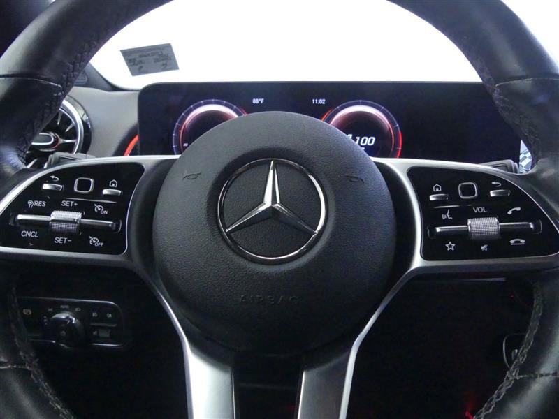 Used 2022 Mercedes-Benz GLB 250 4MATIC w/ Premium Package Lite image 16