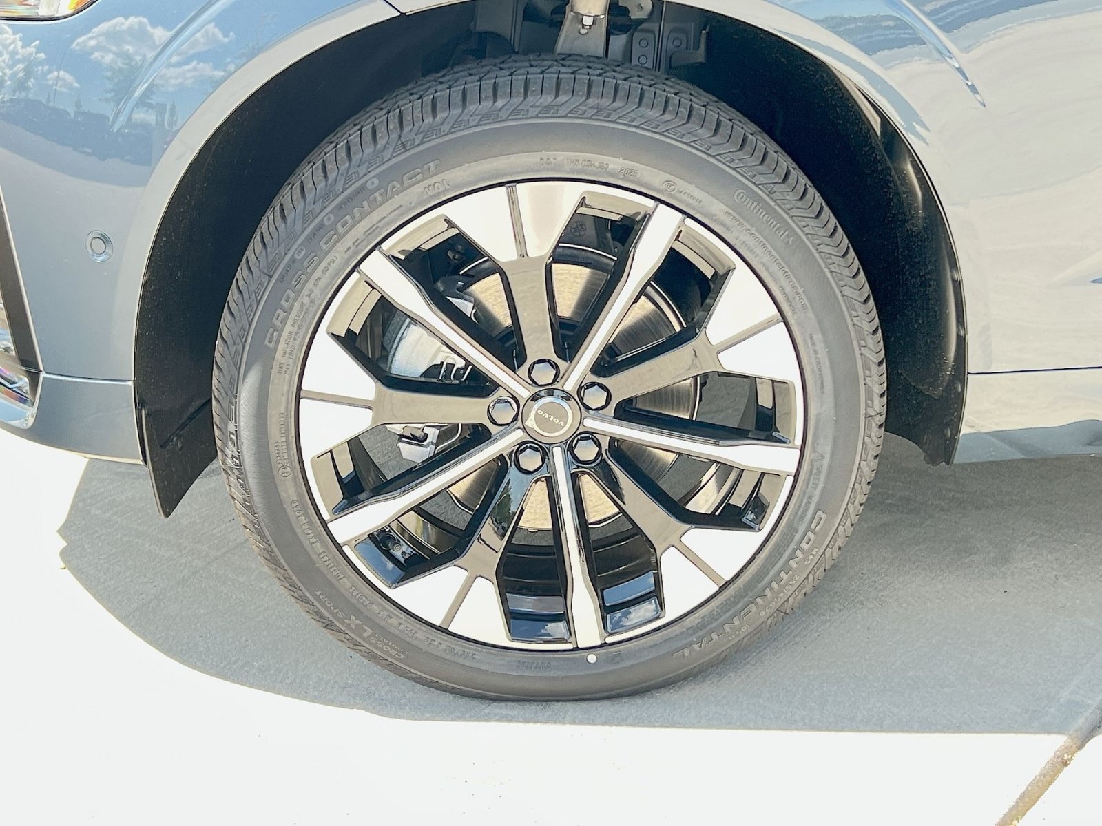 New 2026 Volvo XC60 B5 Plus w/ Protection Package Premier AWD/4WD image 20