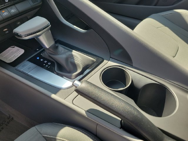 New 2026 Hyundai Elantra Sport FWD image 16