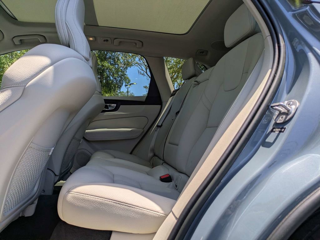 Certified 2023 Volvo XC60 B5 Plus w/ Climate Package FWD image 15