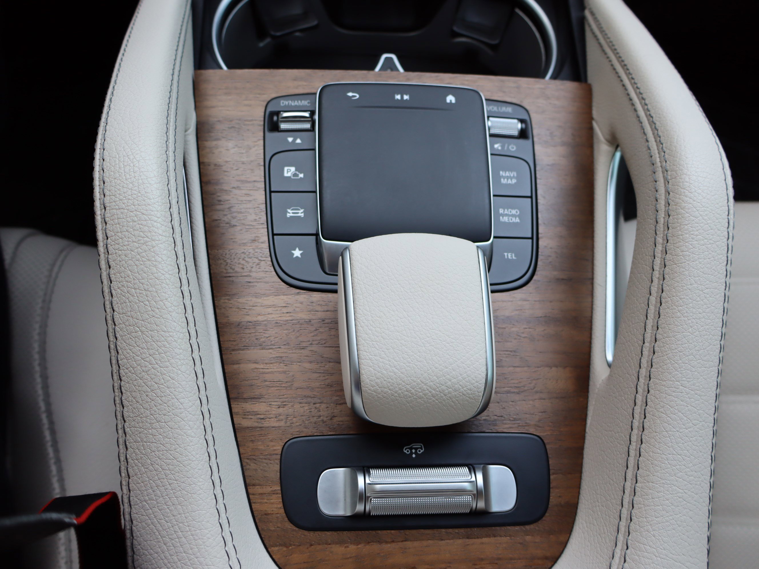 Used 2024 Mercedes-Benz GLS 580 4MATIC image 30