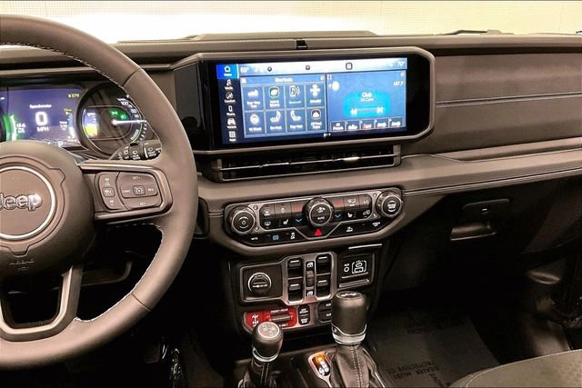 Used 2025 Jeep Wrangler Unlimited Rubicon 4xe w/ Convenience Group image 7