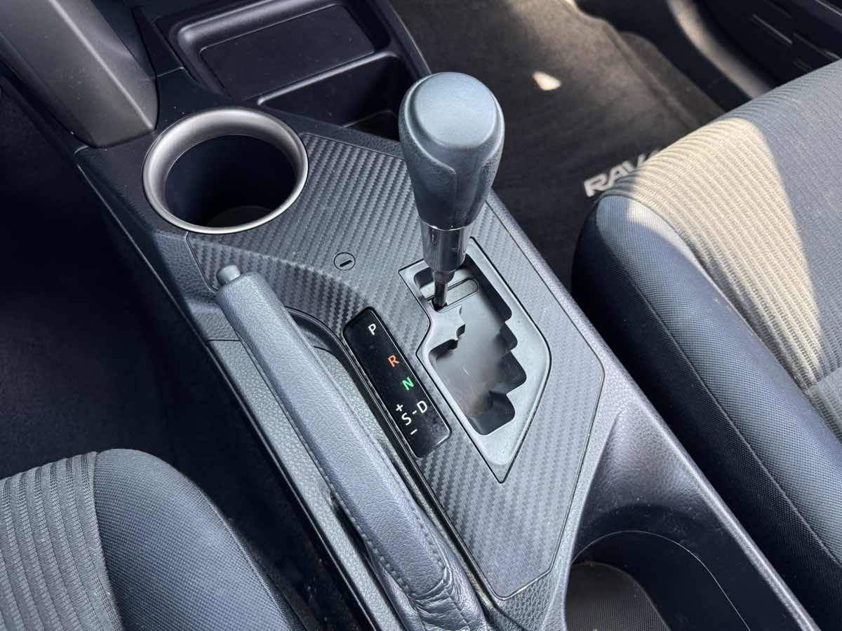 Used 2015 Toyota RAV4 LE image 29