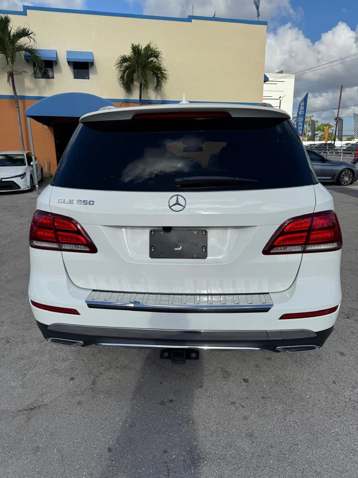 Used 2018 Mercedes-Benz GLE 350 w/ Premium 1 Package image 3