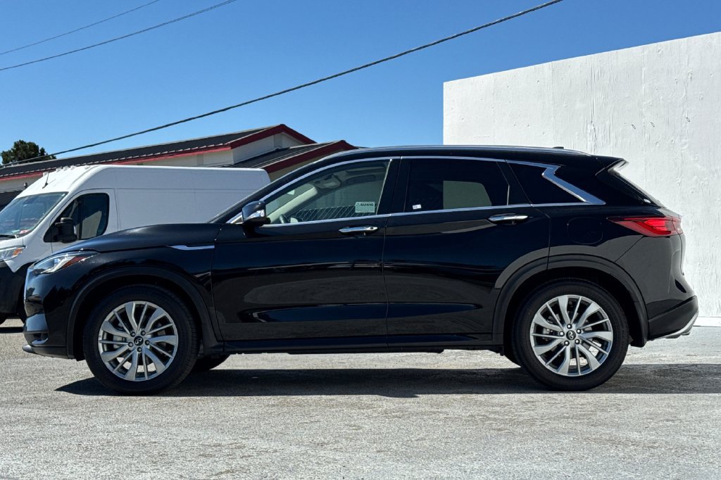 Certified 2024 INFINITI QX50 Luxe w/ Cargo Package AWD/4WD image 6