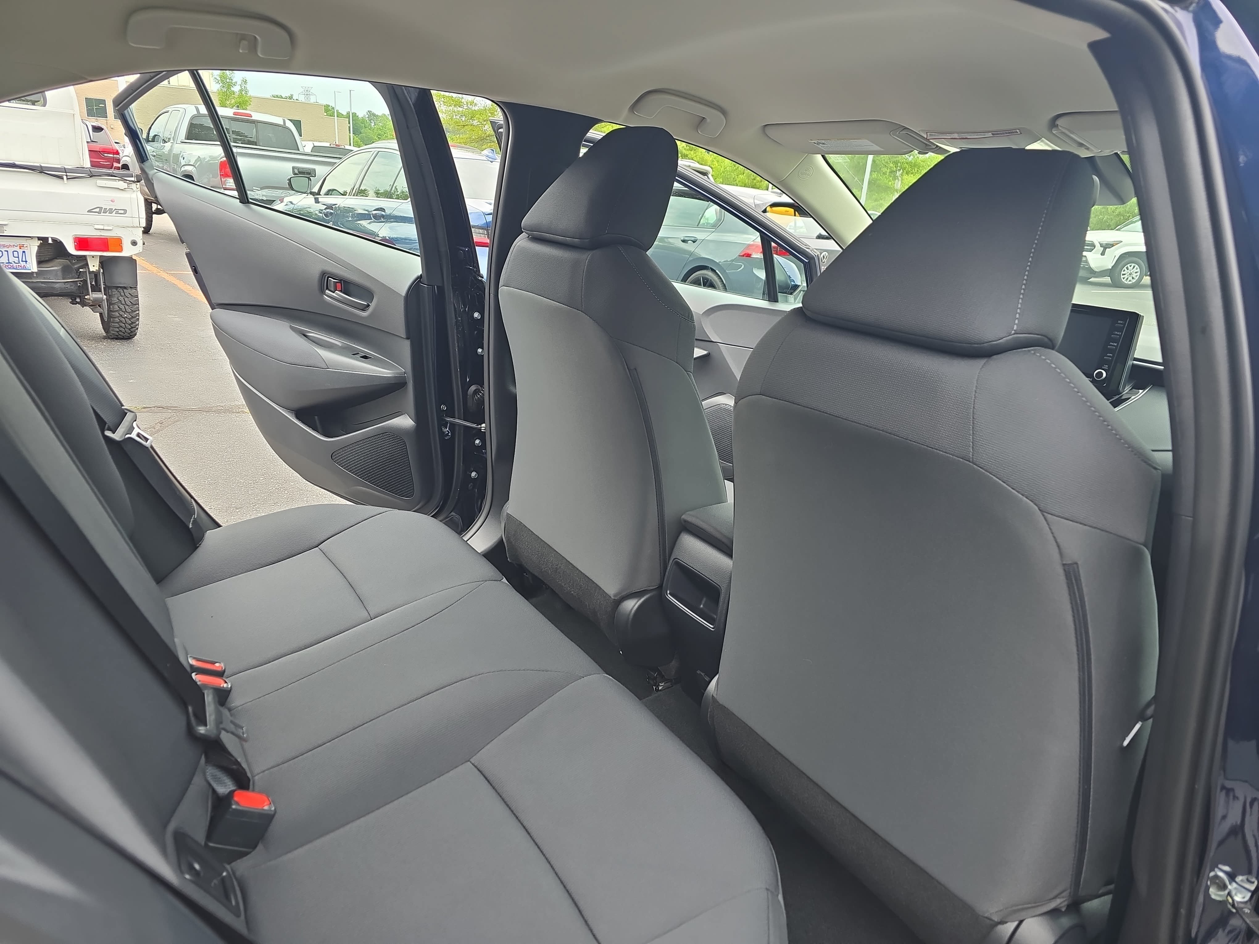 Used 2022 Toyota Corolla LE FWD image 11