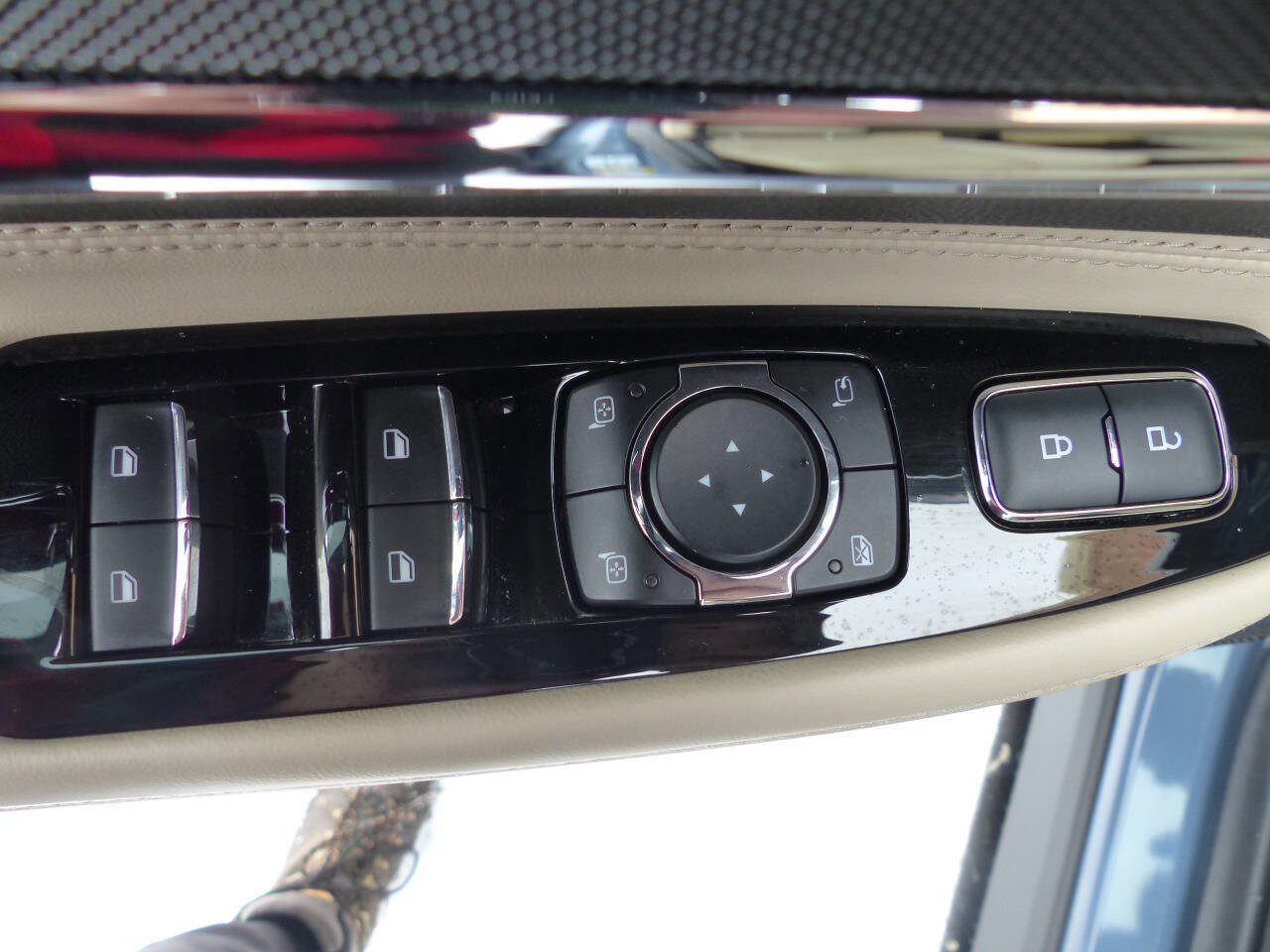 Used 2025 Lincoln Corsair Reserve w/ Equipment Group 202A image 20