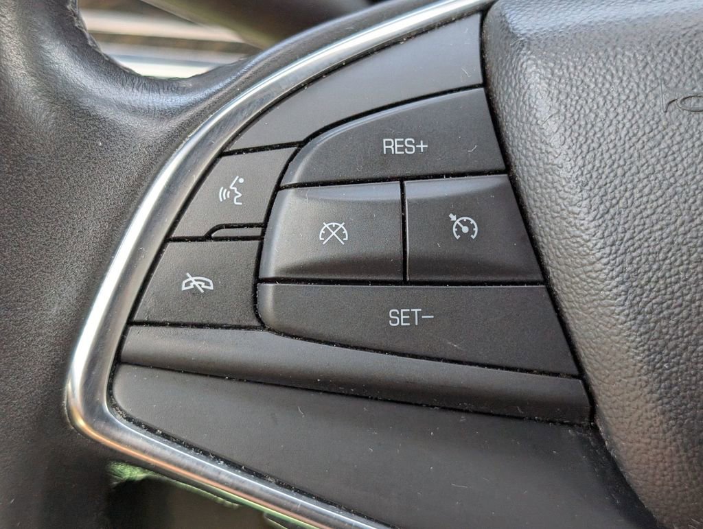 Used 2018 Cadillac XT5 FWD w/ LPO, Wheel Lock Package image 18