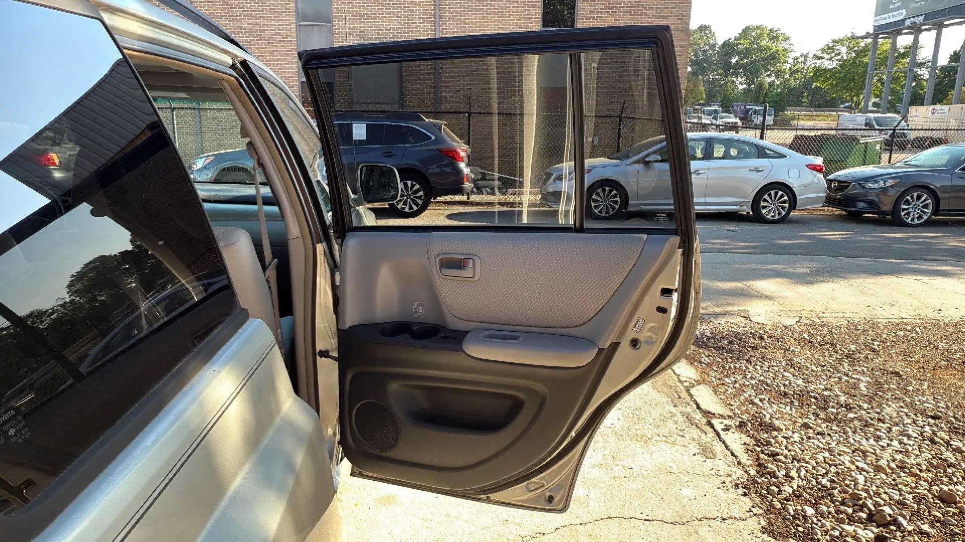 Used 2004 Toyota Highlander 2WD V6 image 23
