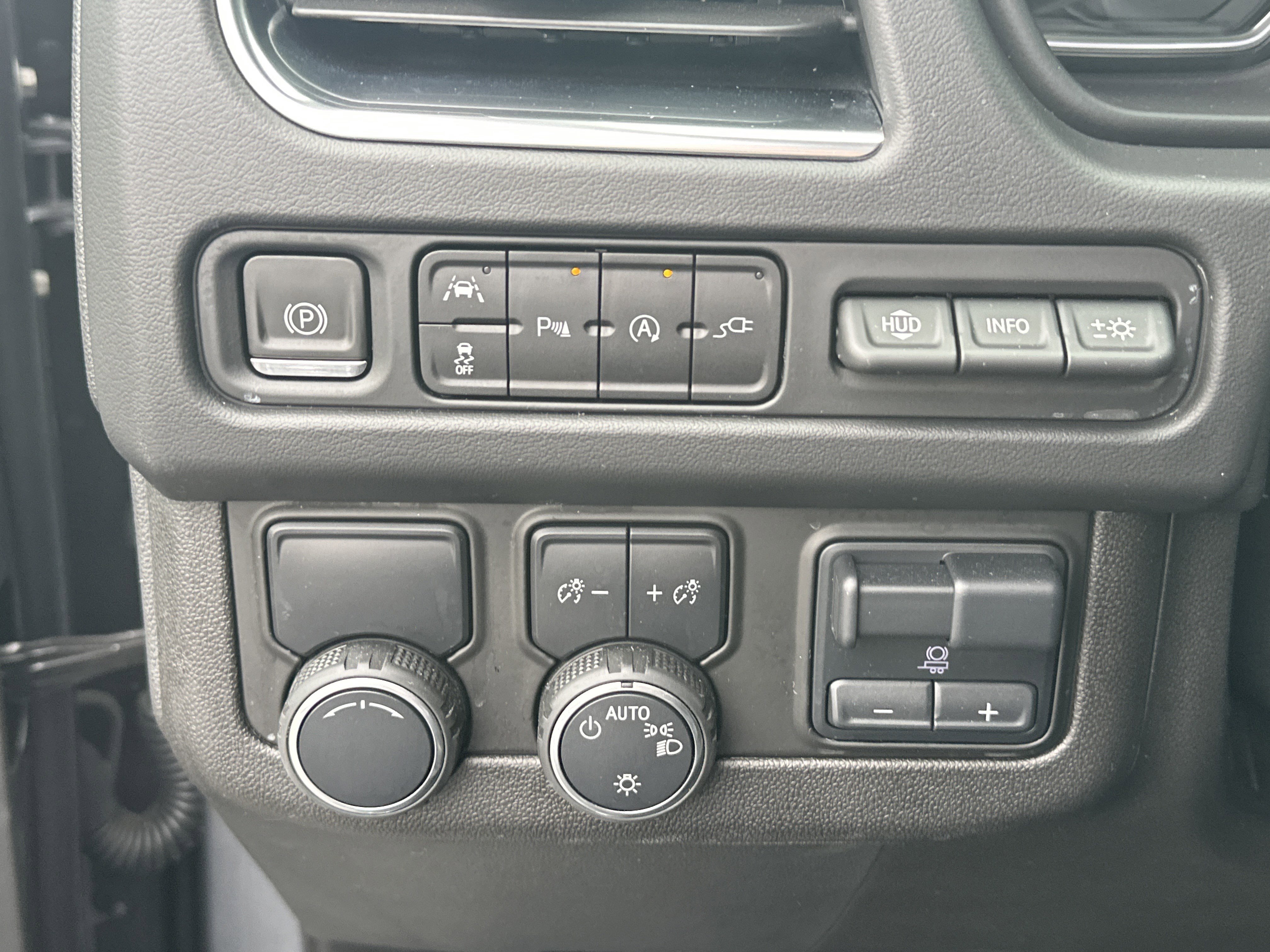 Used 2021 Chevrolet Tahoe Premier w/ Premium Package image 29