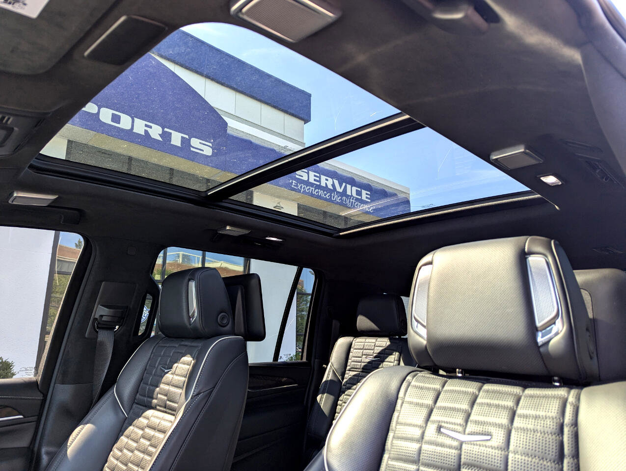 Used 2022 Cadillac Escalade ESV Sport Platinum image 34