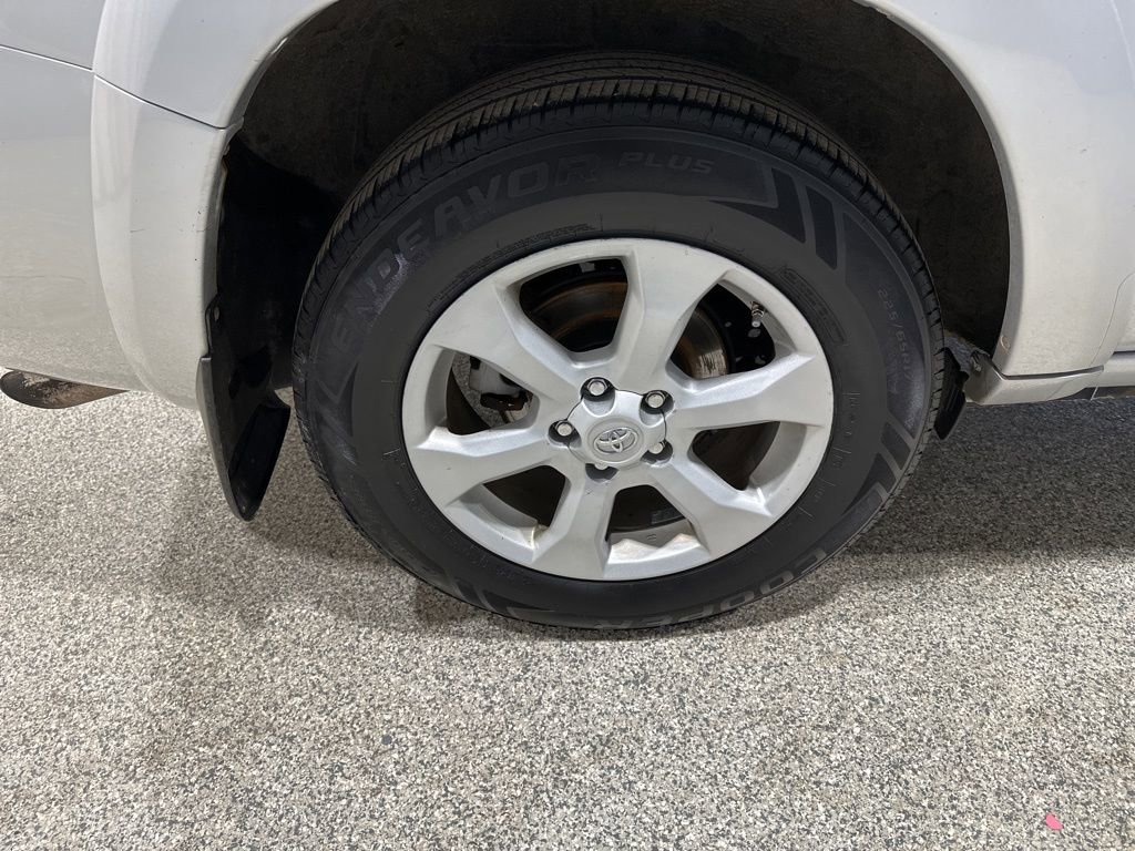 Used 2012 Toyota RAV4 Limited image 23