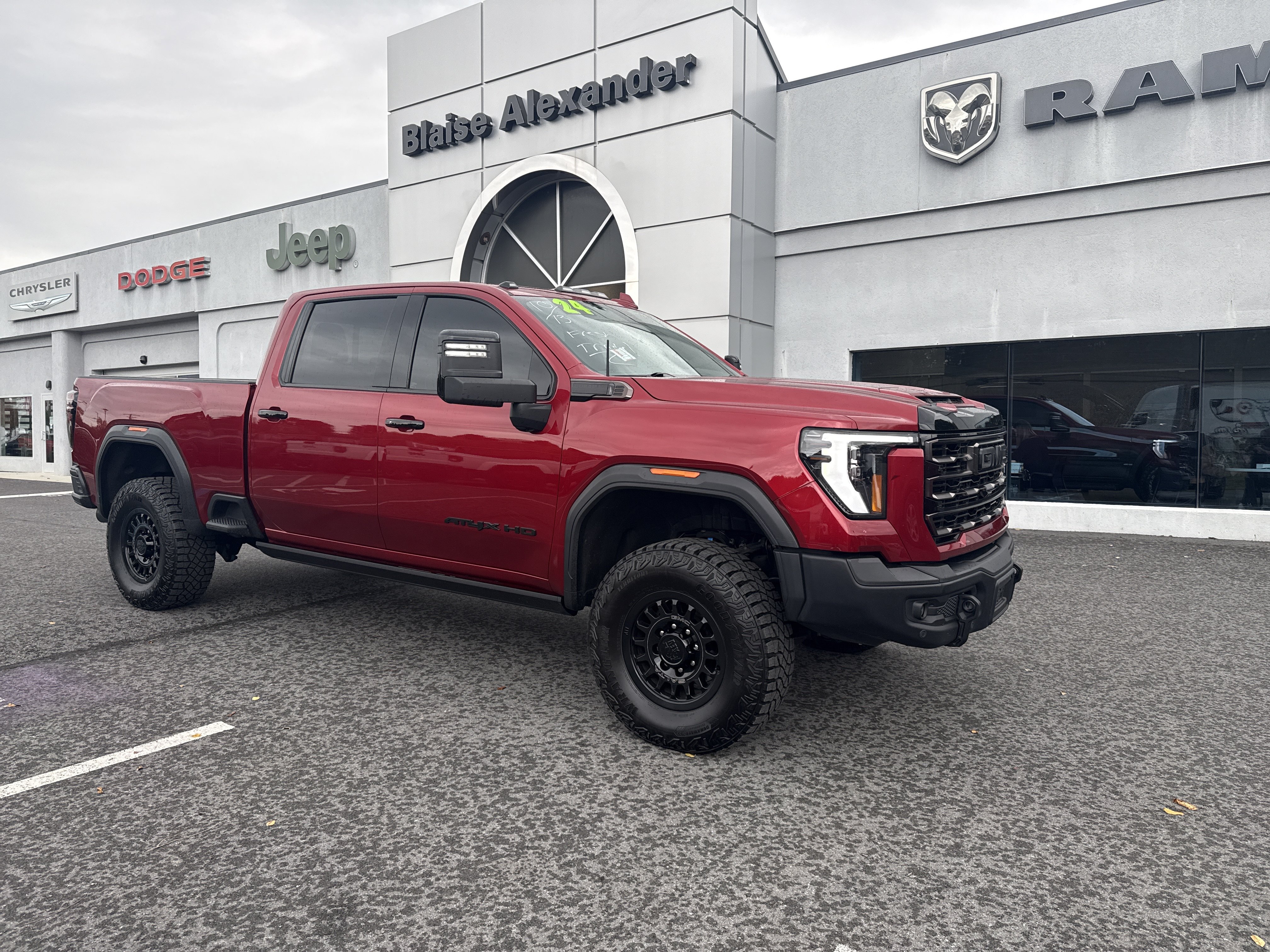 Used 2024 GMC Sierra 2500 AT4X w/ AT4X AEV Edition AWD/4WD image 1