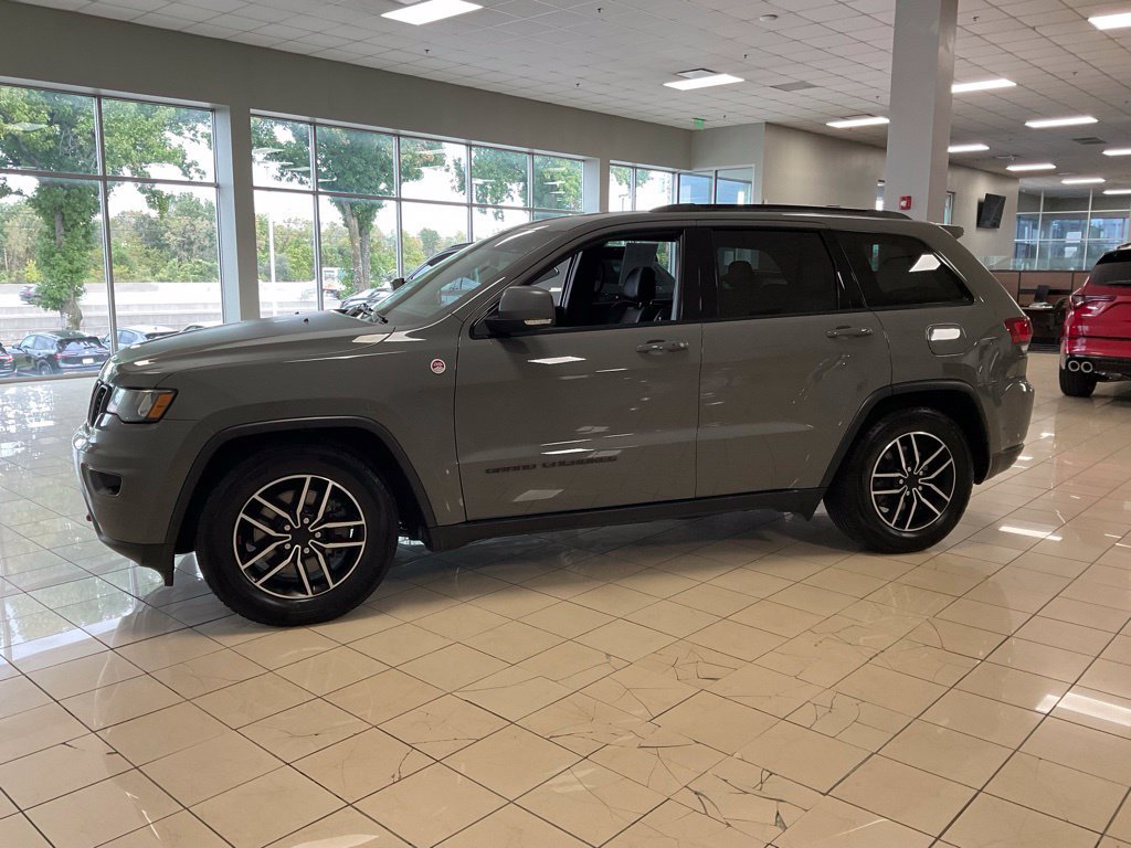 Used 2021 Jeep Grand Cherokee Trailhawk w/ Trailhawk Luxury Group AWD/4WD image 4