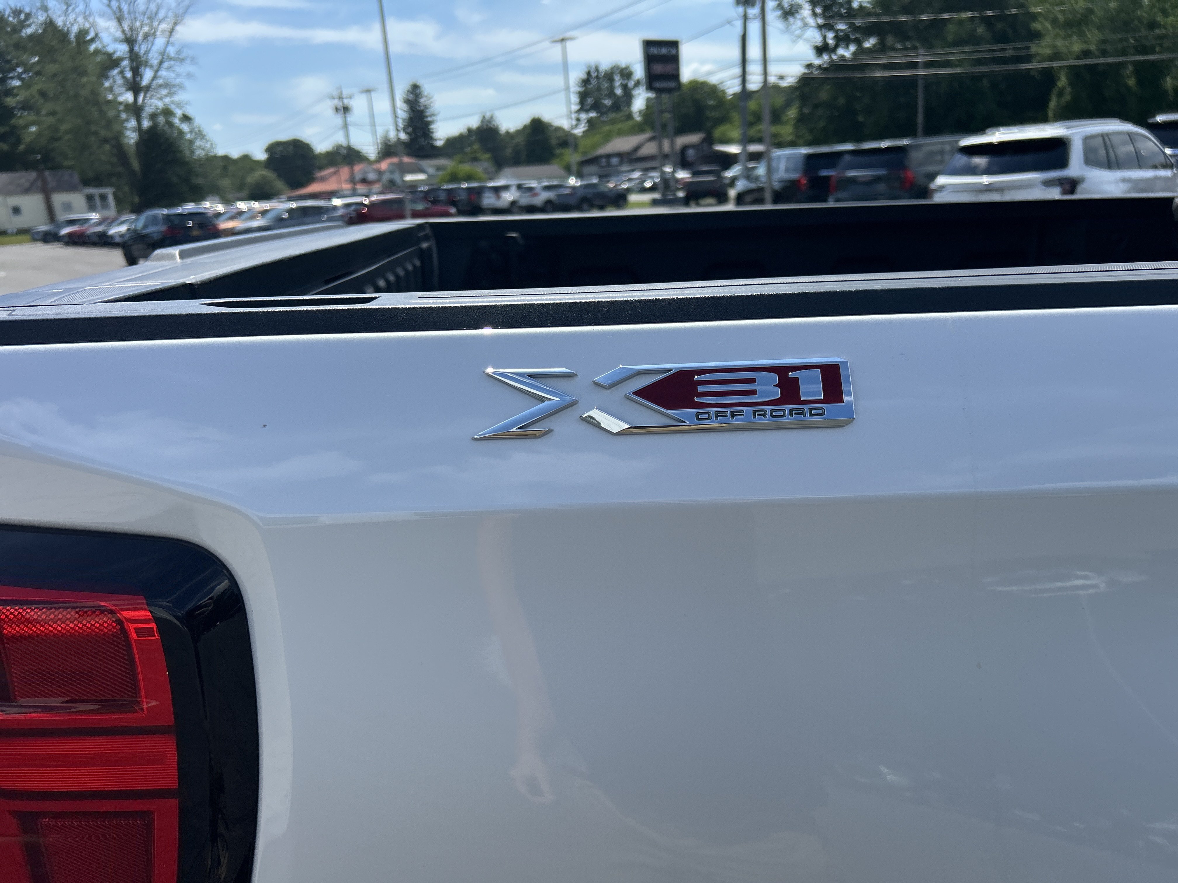 Used 2021 GMC Sierra 1500 SLT w/ SLT Premium Plus Package AWD/4WD image 14