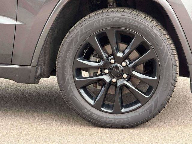 Certified 2019 Jeep Grand Cherokee Altitude AWD/4WD image 9