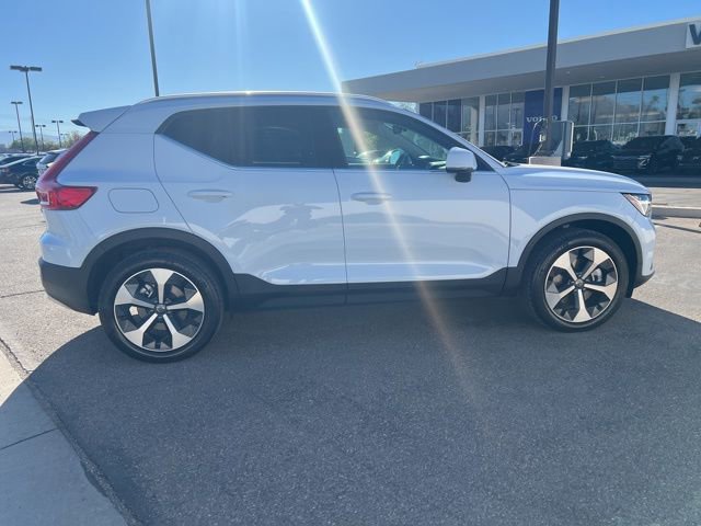 New 2025 Volvo XC40 B5 Core w/ Climate Package image 8