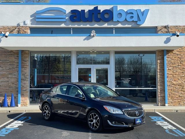 Used 2017 Buick Regal Sport Touring image 6