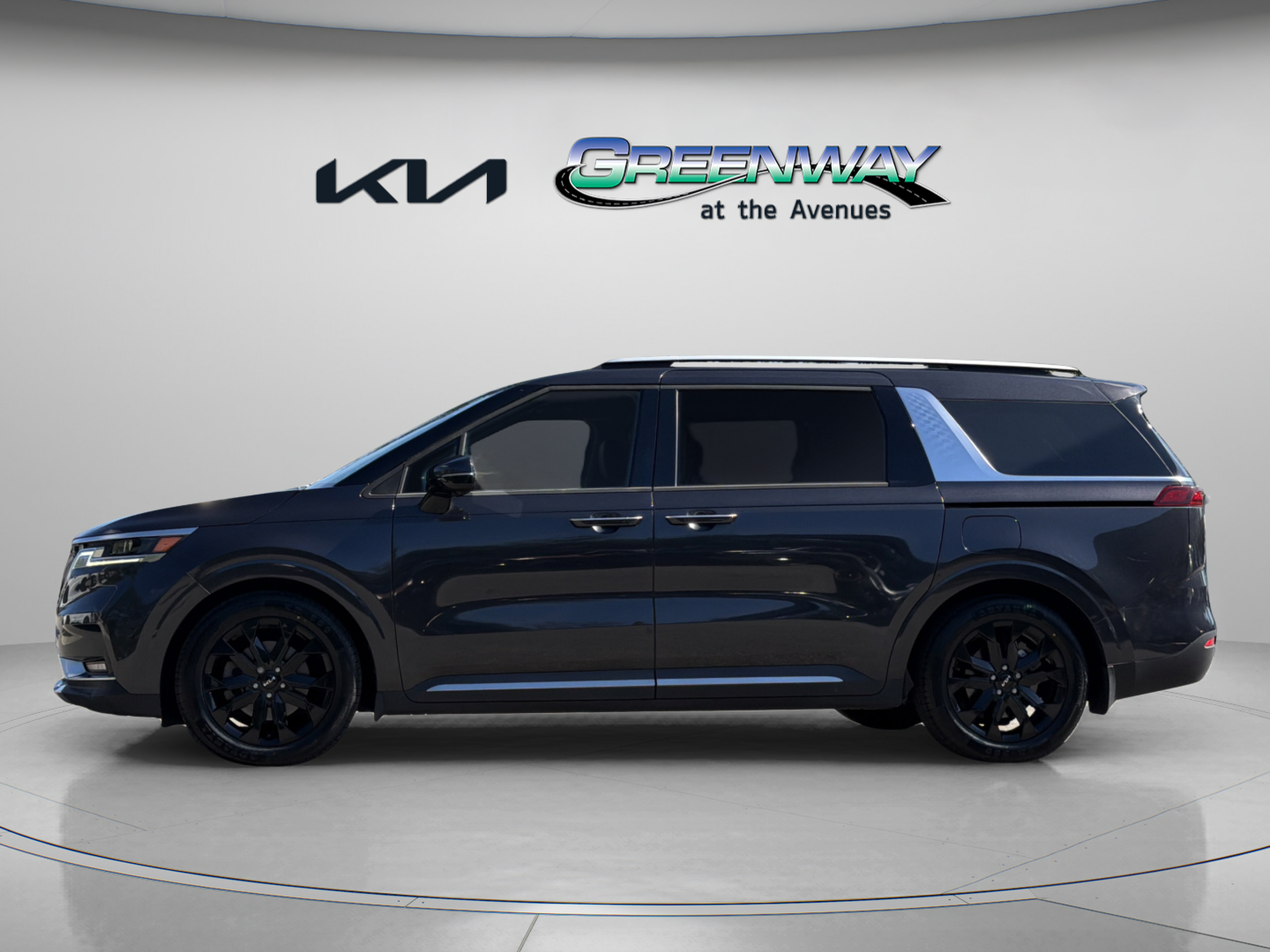 Used 2022 Kia Carnival SX FWD image 3