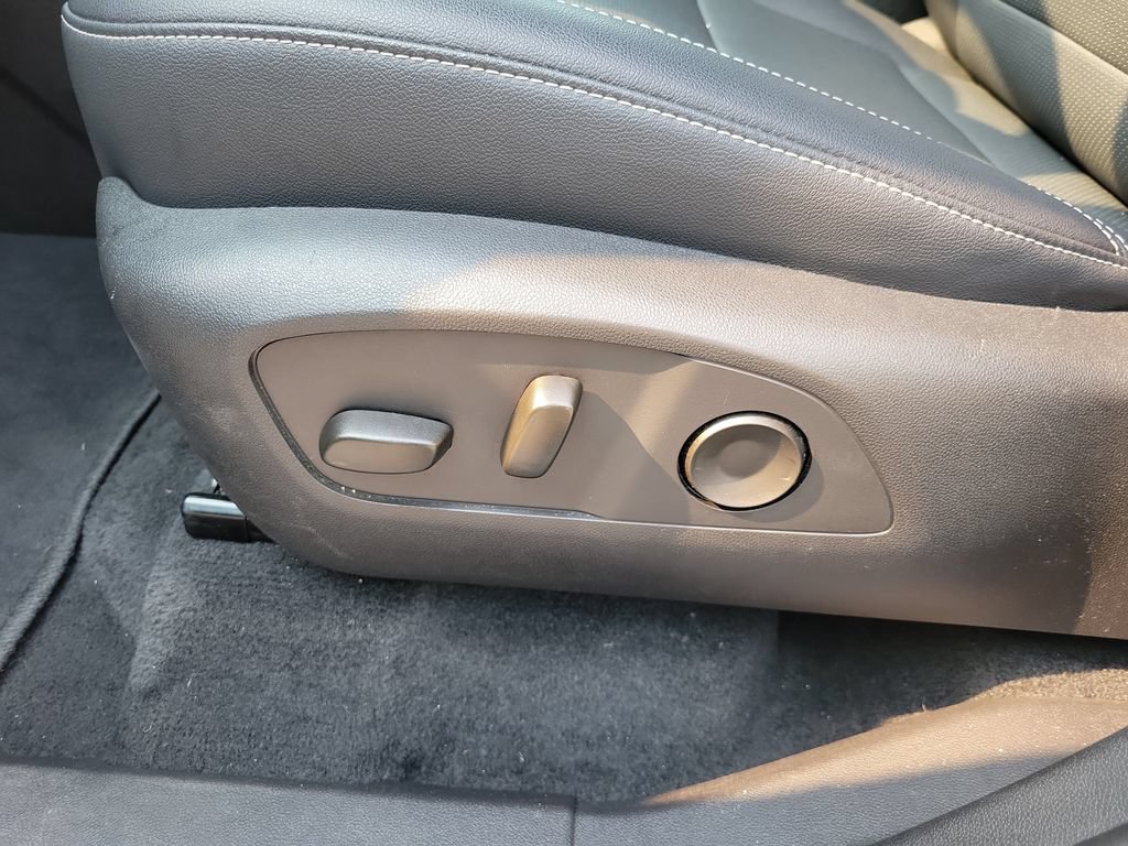 Used 2026 Chevrolet Traverse LT FWD image 20