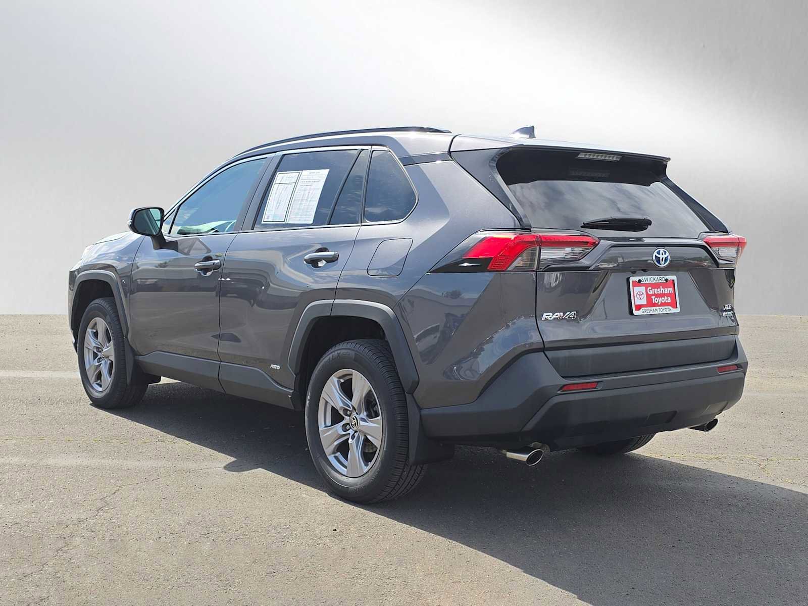 Used 2022 Toyota RAV4 XLE w/ Convenience Package AWD/4WD image 6