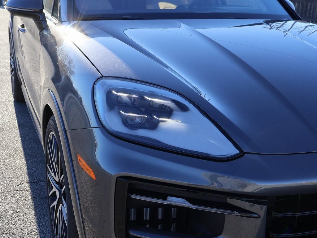 New 2026 Porsche Cayenne GTS AWD/4WD image 14