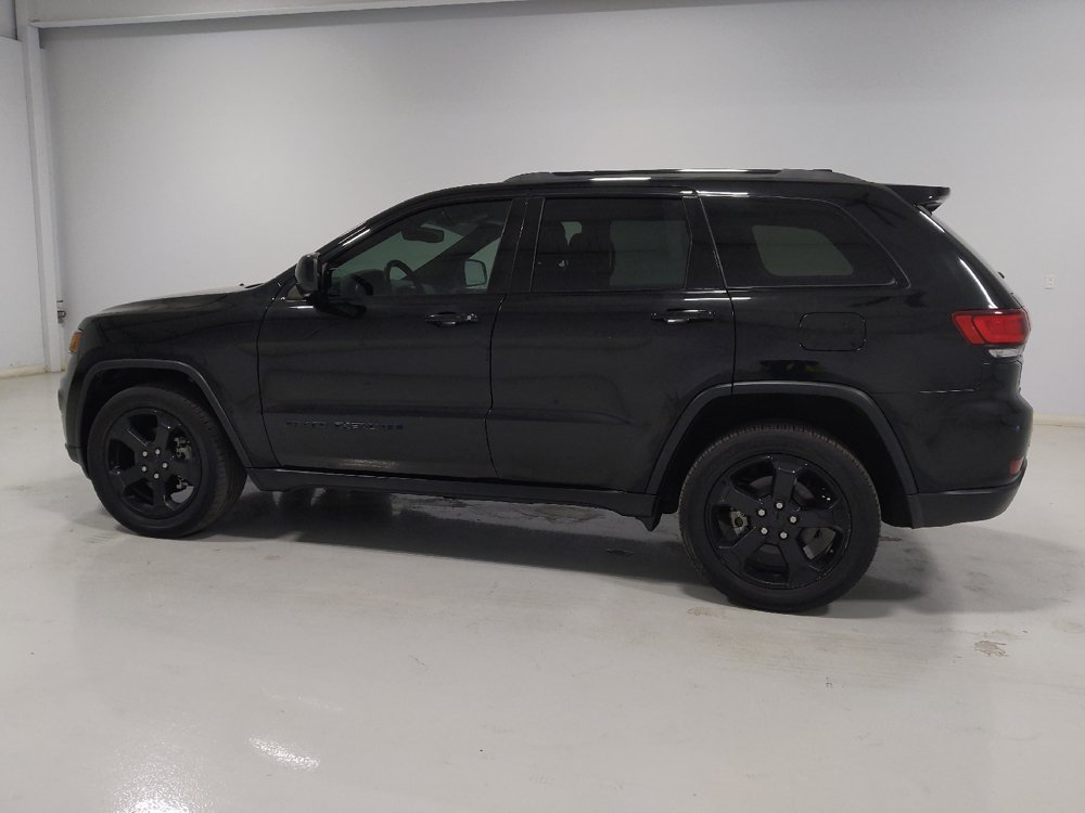 Used 2019 Jeep Grand Cherokee Laredo AWD/4WD image 3