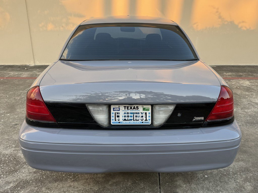 Used 2009 Ford Crown Victoria Police Interceptor image 4