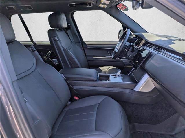 Certified 2025 Land Rover Range Rover SE AWD/4WD image 23