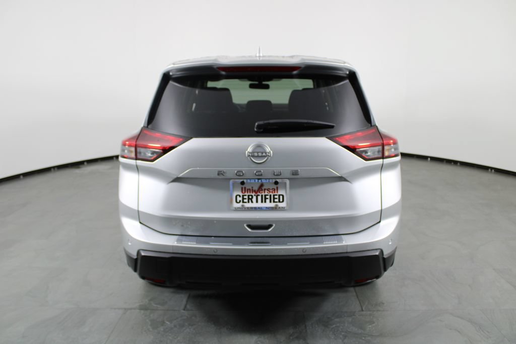 Certified 2025 Nissan Rogue SV FWD image 11