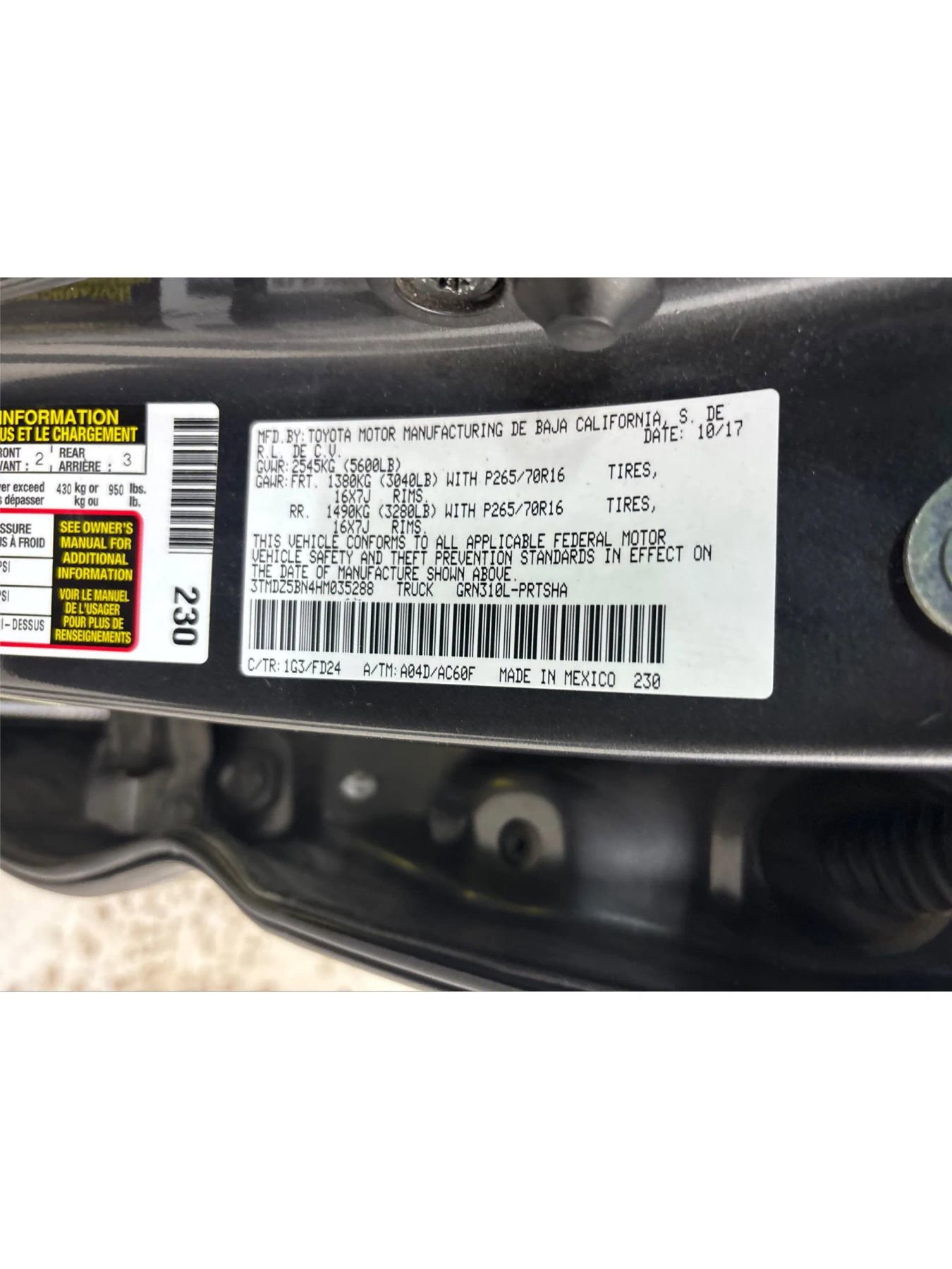 Used 2017 Toyota Tacoma TRD Off-Road w/ Tow Package image 28