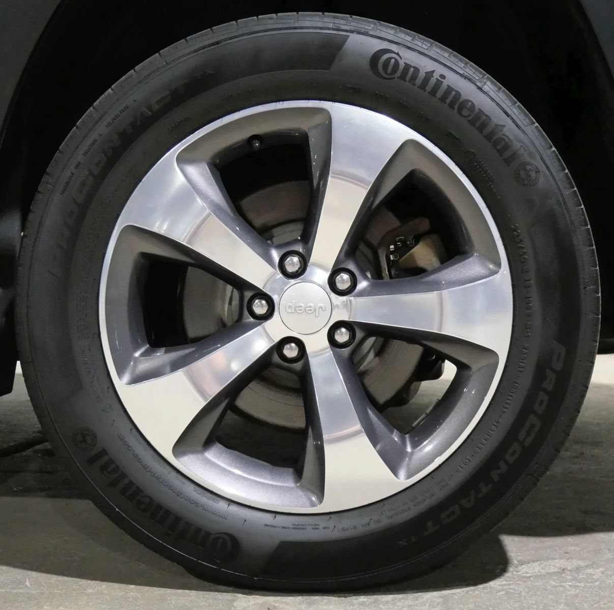 Used 2019 Jeep Cherokee Limited AWD/4WD image 27