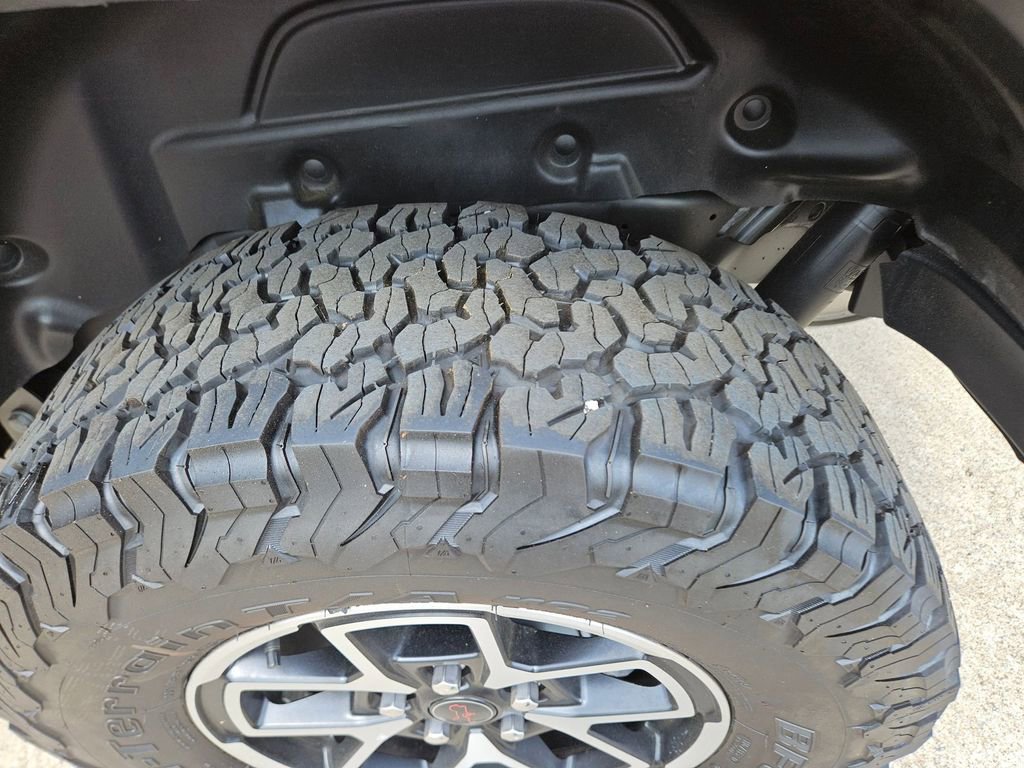 Used 2025 Jeep Wrangler Unlimited Rubicon image 24