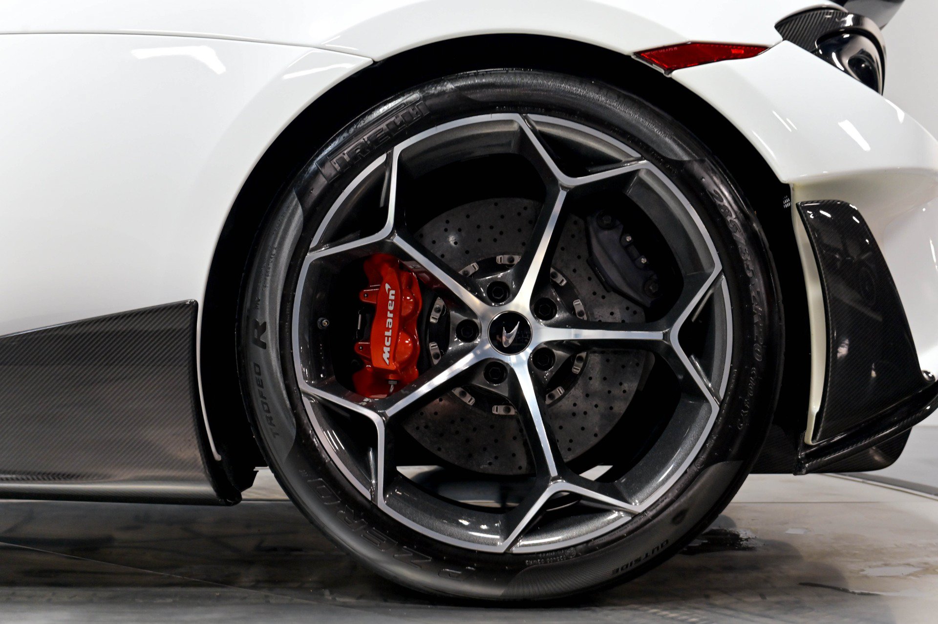 Used 2019 McLaren 600LT RWD image 31