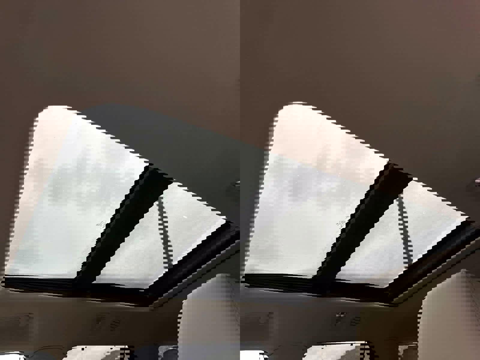 Used 2020 Ford Explorer Platinum w/ Premium Technology Package image 16