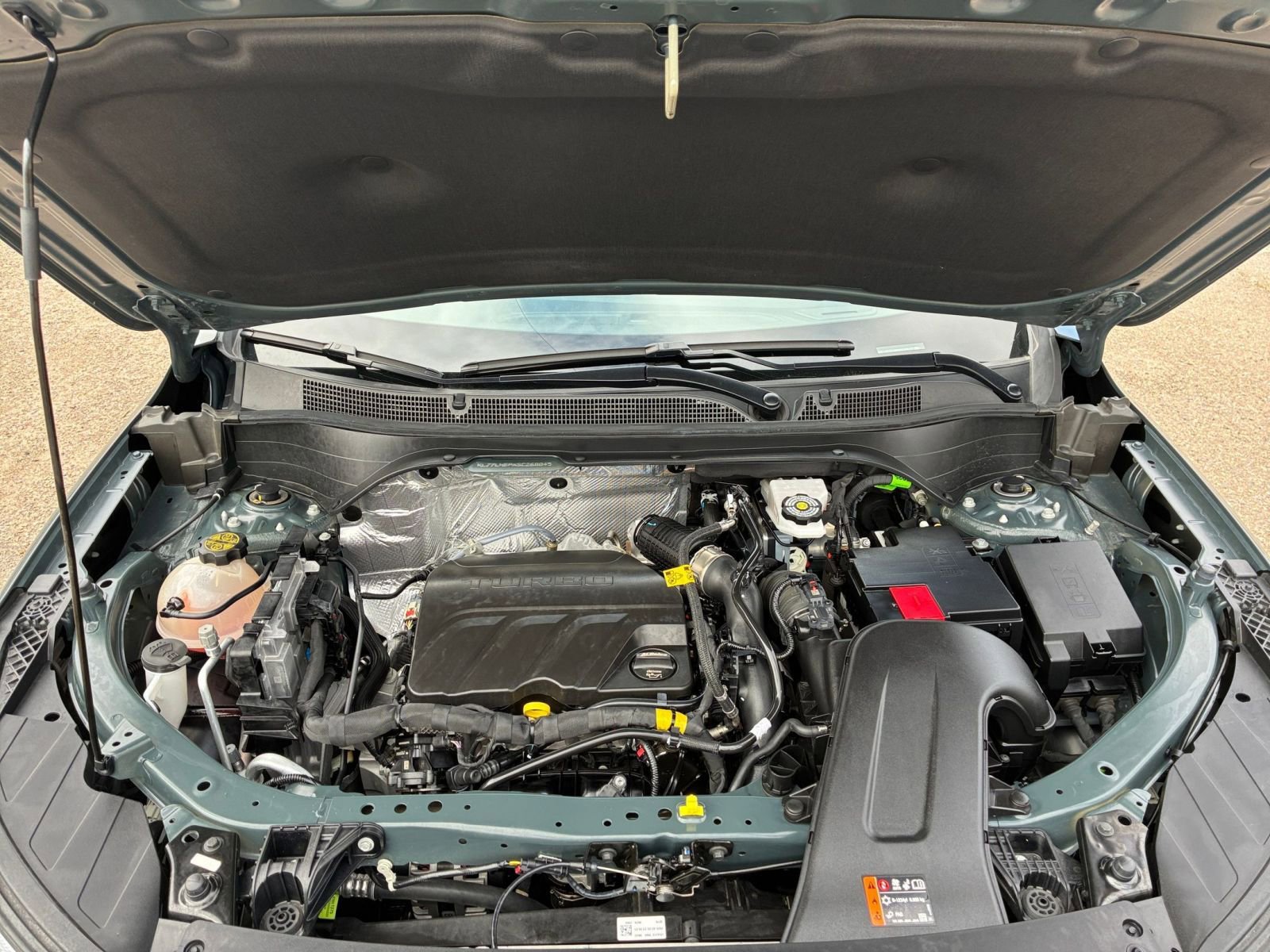 Used 2025 Chevrolet Trax LT w/ LT Convenience Package FWD image 31