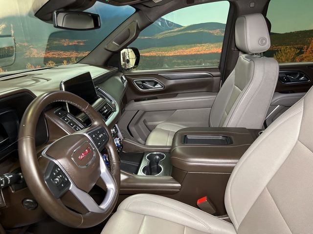 Used 2023 GMC Yukon XL SLT w/ SLT Luxury Package image 27