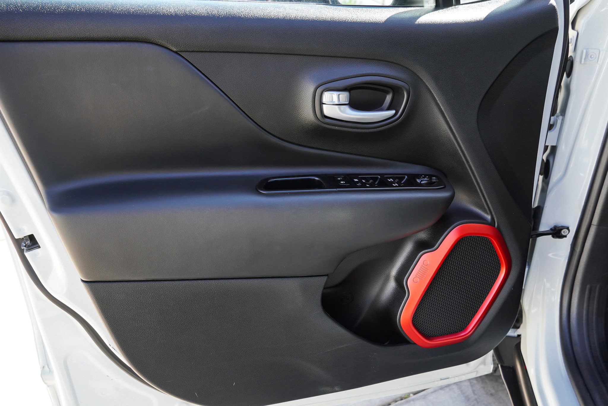 Used 2023 Jeep Renegade Trailhawk w/ Trailhawk Elite Group AWD/4WD image 20