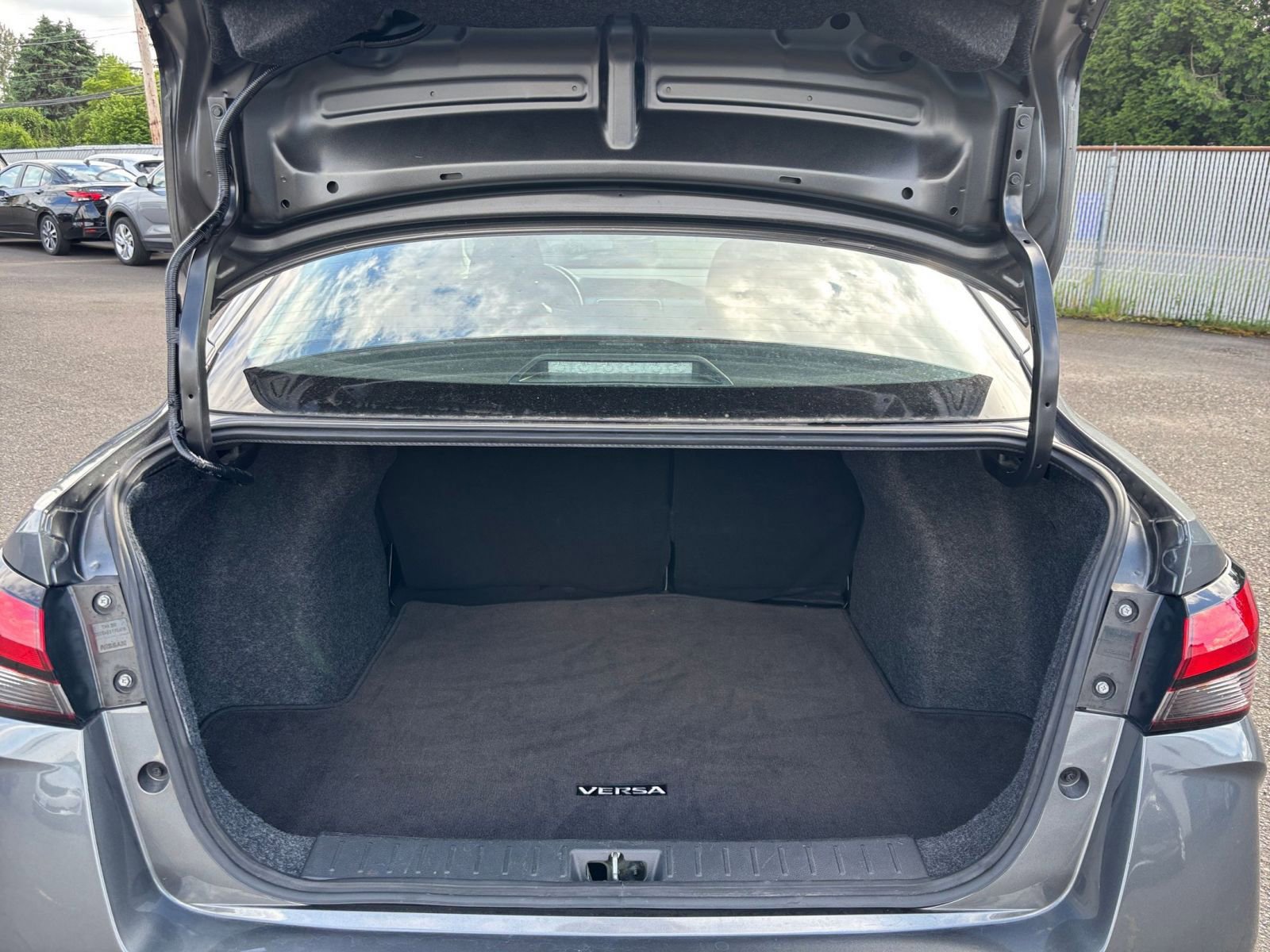 Used 2025 Nissan Versa SV FWD image 30
