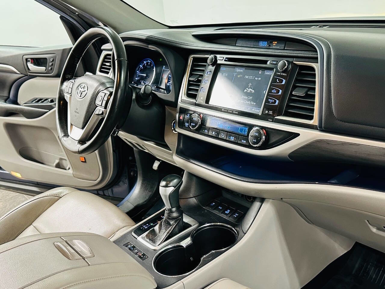 Used 2019 Toyota Highlander Limited Platinum AWD/4WD image 9