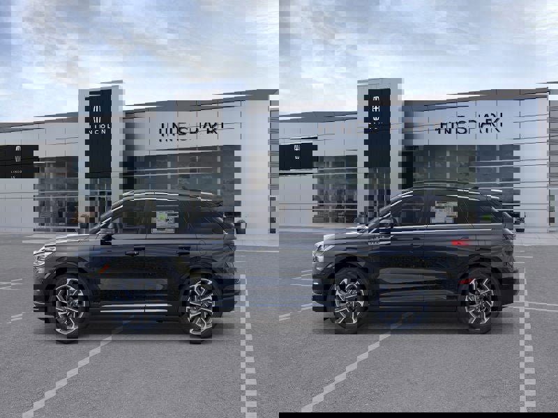 New 2026 Lincoln Corsair Premiere image 3