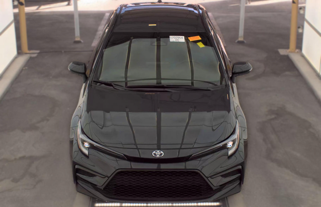 Used 2025 Toyota Corolla SE FWD image 2