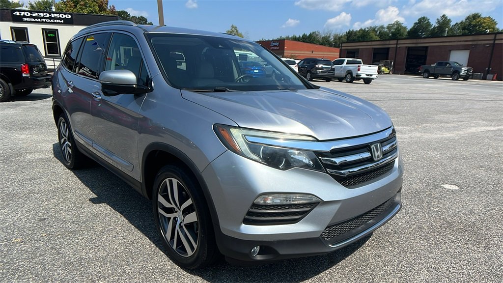 Used 2017 Honda Pilot Touring image 3
