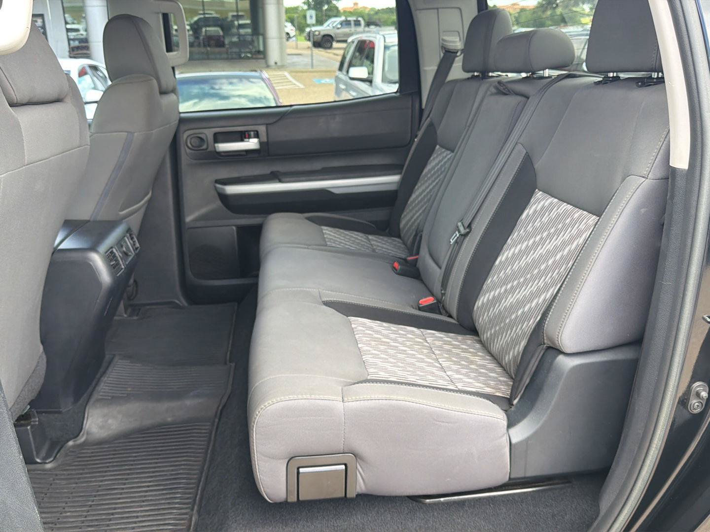 Used 2018 Toyota Tundra SR5 w/ SR5 Upgrade Package AWD/4WD image 14