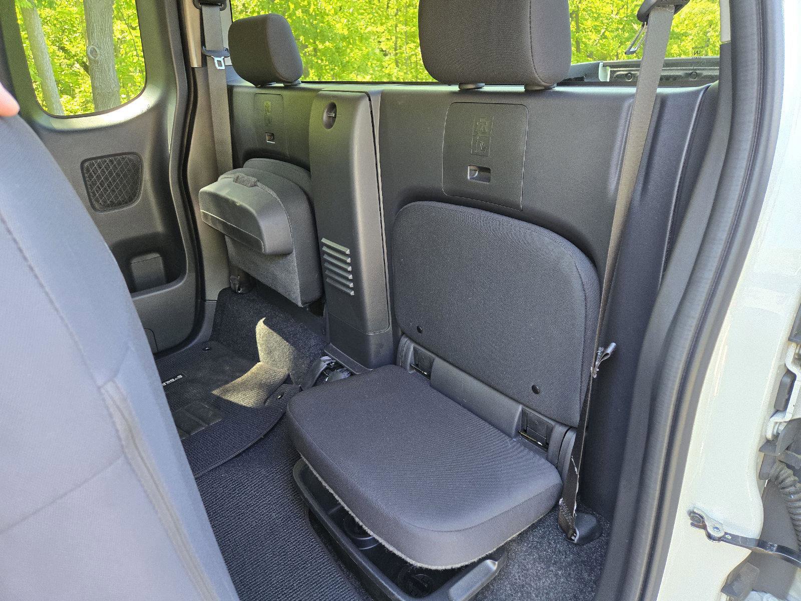 Used 2024 Nissan Frontier S RWD image 23